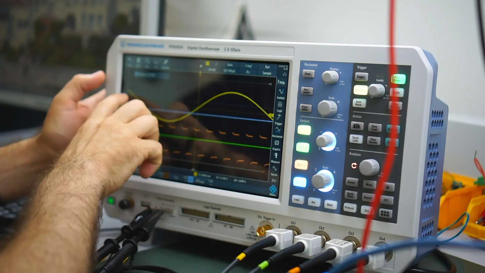 Progettazione elettronica - Oscilloscopio